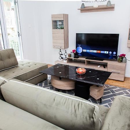 Appartamento Elegant Apt In Kifisia! Atene Esterno foto